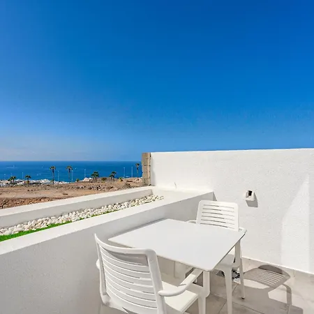 Caterina, Luxury With Heated Pool Ocean View In Adeje, Tenerife וילה אדחה