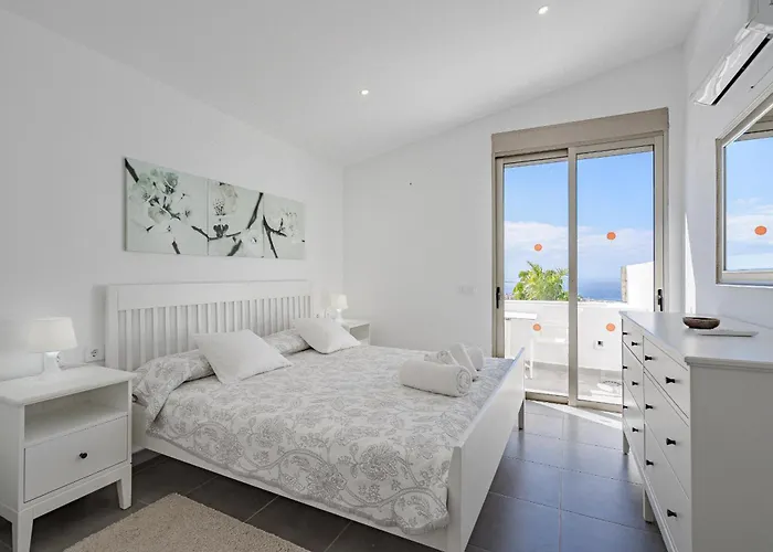 Villa Caterina, Luxury With Heated Pool Ocean View In Adeje, Tenerife *