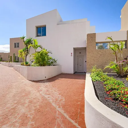 Caterina, Luxury With Heated Pool Ocean View In Adeje, Tenerife 别墅
