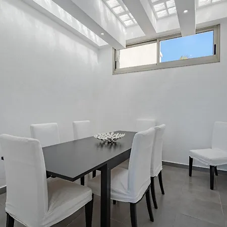 Caterina, Luxury With Heated Pool Ocean View In Adeje, Tenerife 阿德耶
